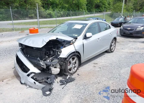 2012 Volvo S60 T5 z USA, uszkodzony, nr VIN YV1622FS1C2089122